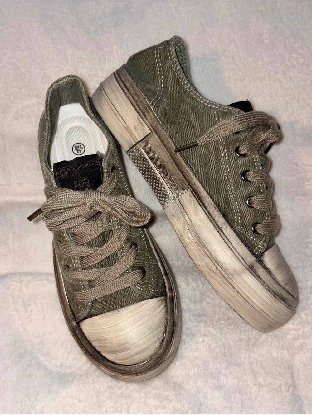 Yvan Ba Distressed Low-Top Canvas Sneakers - Sz 8.5 - Picture 3 of 13